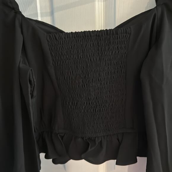Bang of Gypsies Collective NWT Black long Sleeves Top with smocked back. - Picture 6 of 8